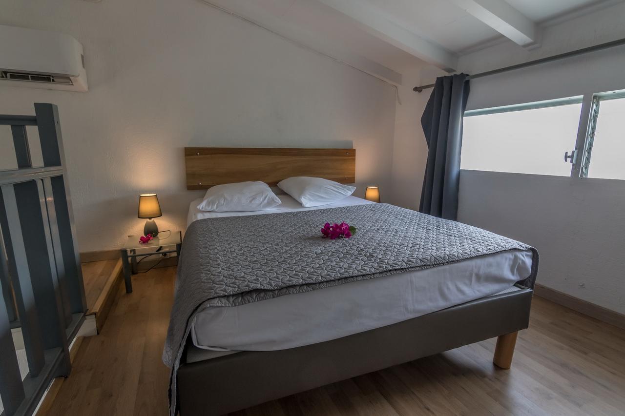 Апартаменты Superbe Studio En Duplex, Vue Sur Mer Et Piscine Ле-Гозье Экстерьер фото